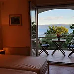Apartman Sea Side 4*