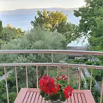 Apartman Sea Side 4*