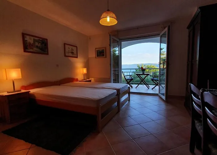 Διαμέρισμα Sea Side 4* *