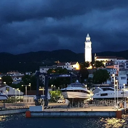 Apartman Sea Side 4*