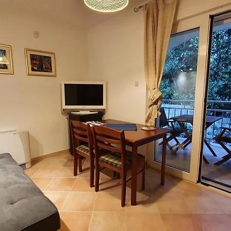 Apartment Sea Side 4* *