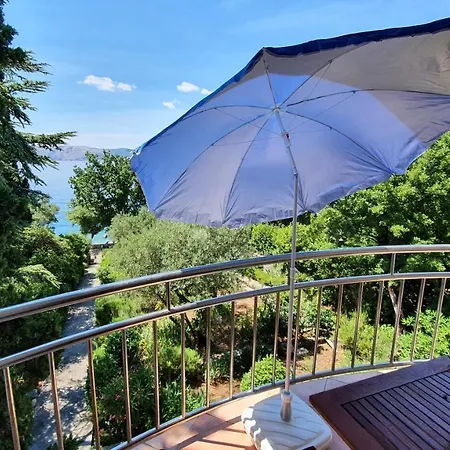 Sea Side 4* Apartment Novi Vinodolski